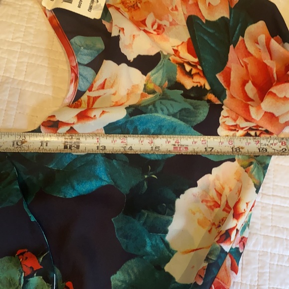 NWT SMYM floral rose romper size small - Picture 9 of 12